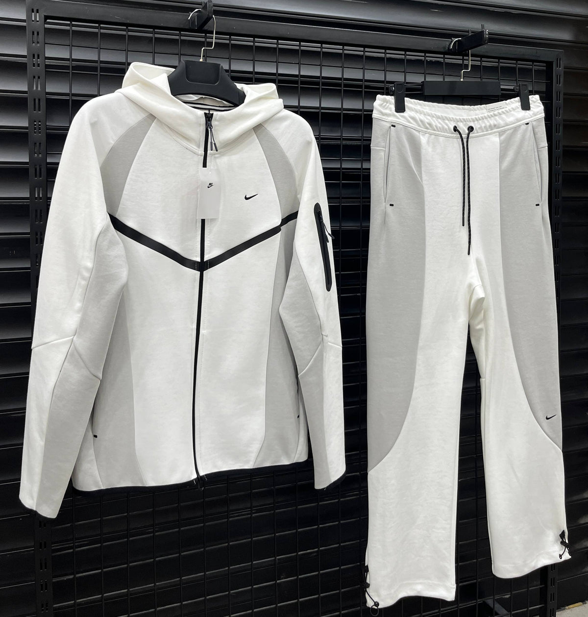 Nike Jacket + Pants Tech White