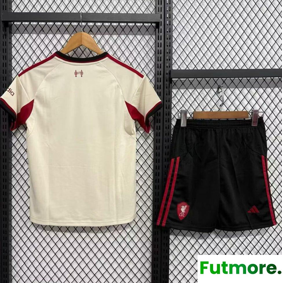 6824f3faaf8757c44d7fb235.jpg