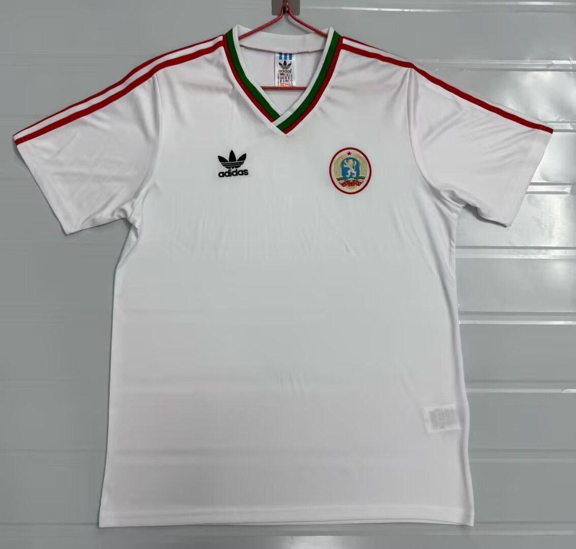 1986 BULGARIA WHITE RETRO